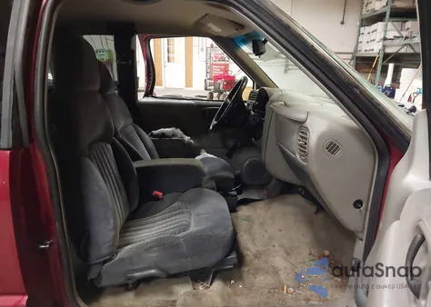 2002 Chevrolet S-10 Ls z USA, uszkodzony, nr VIN 1GCCS19W828102218